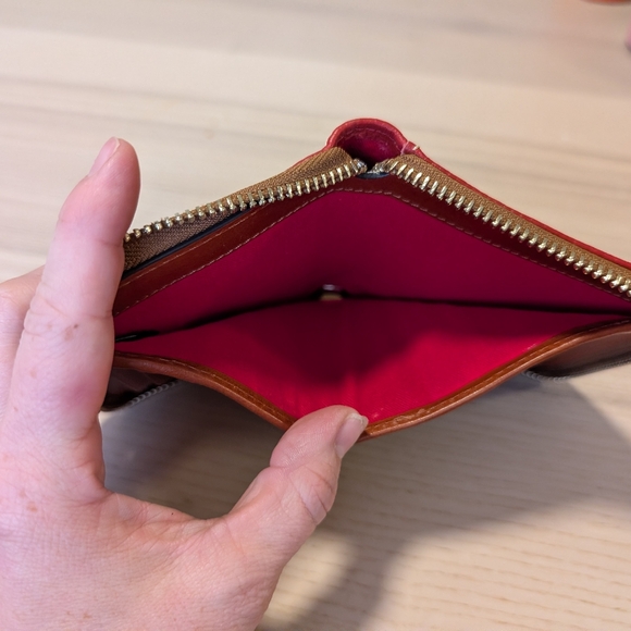 Dooney & Bourke Wallet Red Pebbled Leather Zip Around Small - Picture 4 of 5